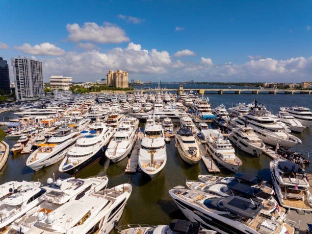 The Complete Guide to Choosing the Right Yacht Broker in Palm Beach